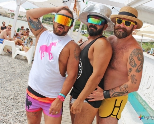 Fête de plage gay