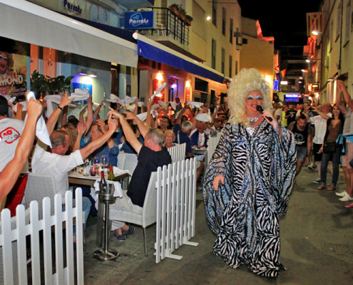 Dinner with Diamonds - Parrots Sitges